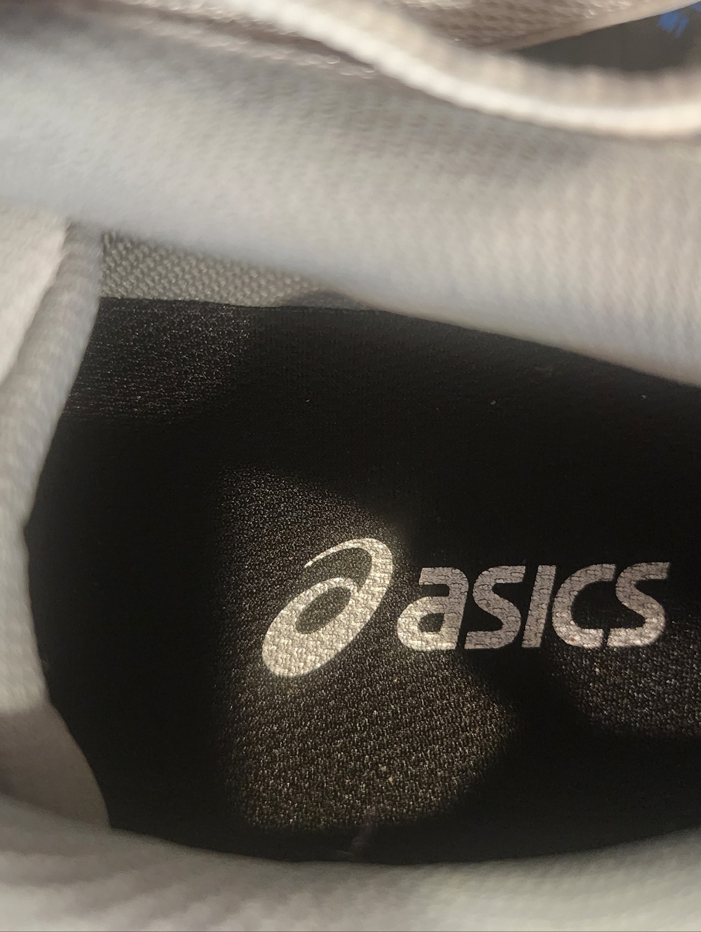 Asics Men's White Athletic Shoes with Black Logo - Picture 6 of 6